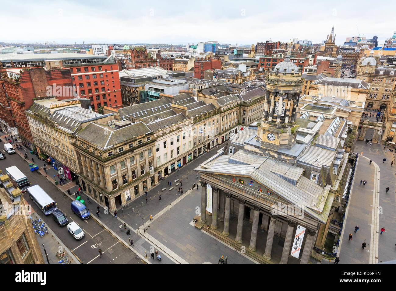 Blick über die Galerie für Moderne Kunst, GOMA. an der Queen Street im Royal Exchange Square, Merchant City District, Glasgow, Schottland, Großbritannien Stockfoto