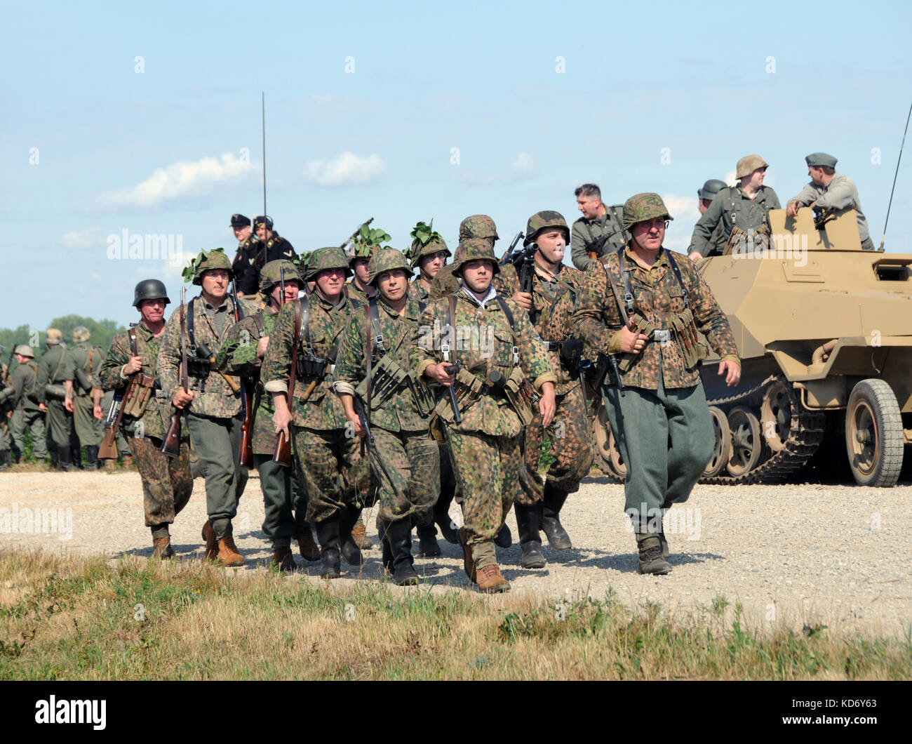 Bellevue, Michigan - 9, 2008 August: Geschichte Enthusiasten neu einen zweiten Weltkrieg Schlacht. Die populäre reenactment Event ist Teil des jährlichen thund Stockfoto