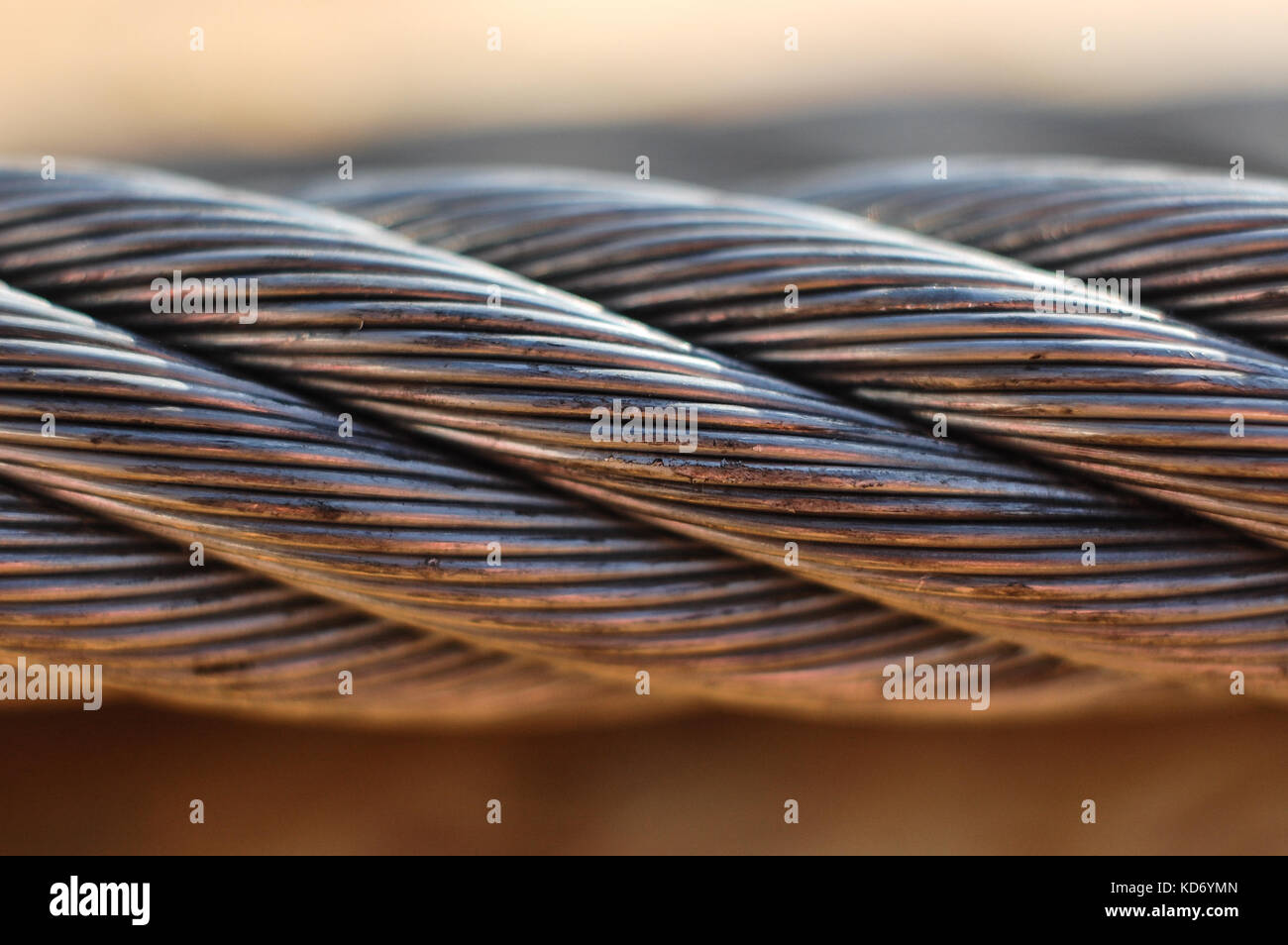 Industrial Twisted Metal Abschleppseil für schwere Fahrzeuge oder Maschinen. Vertreter für die schweren Maschinen, Industrie, Marine, Bau, Landwirtschaft Stockfoto