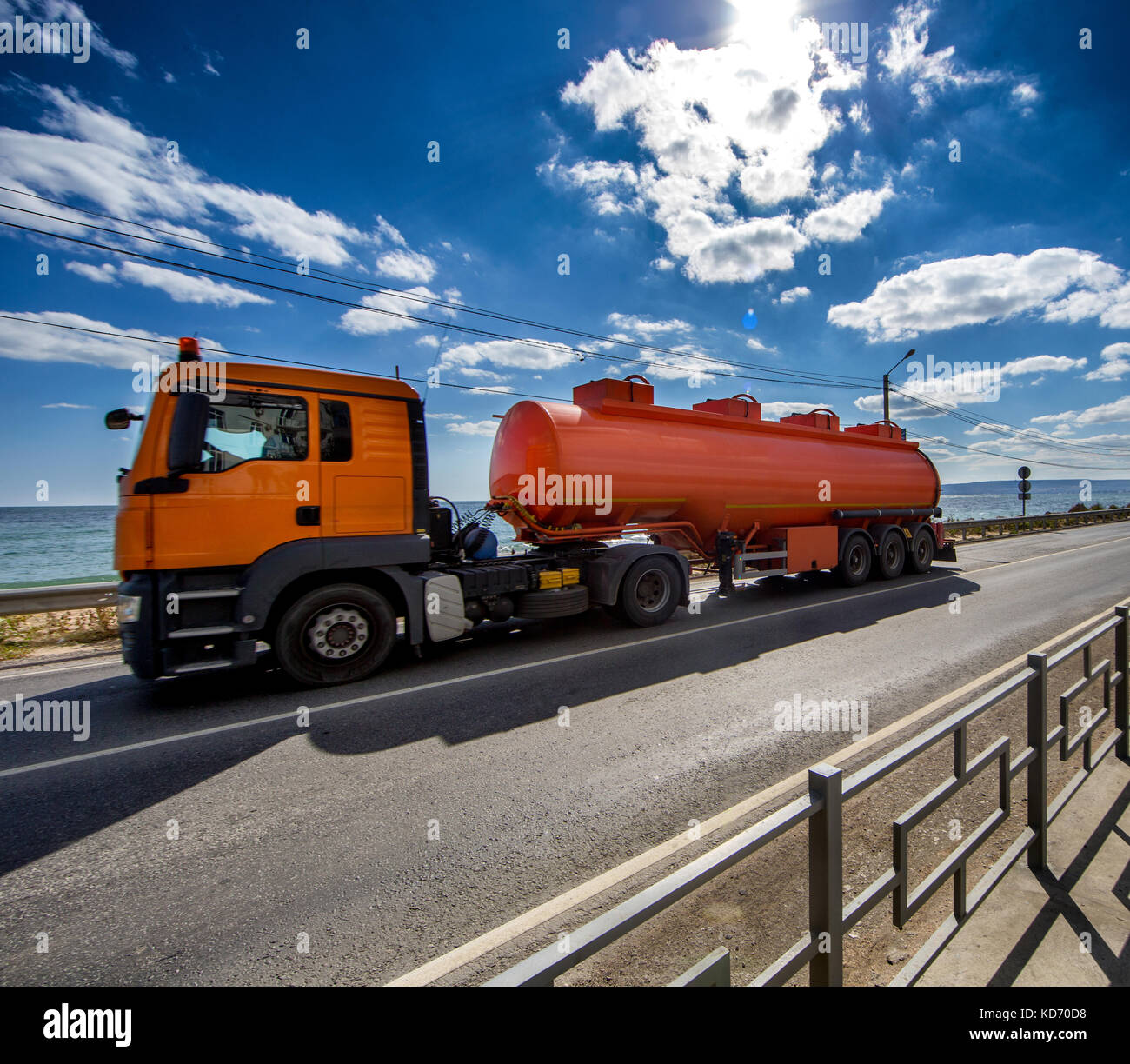 Erdöl tankwagen -Fotos und -Bildmaterial in hoher Auflösung – Alamy