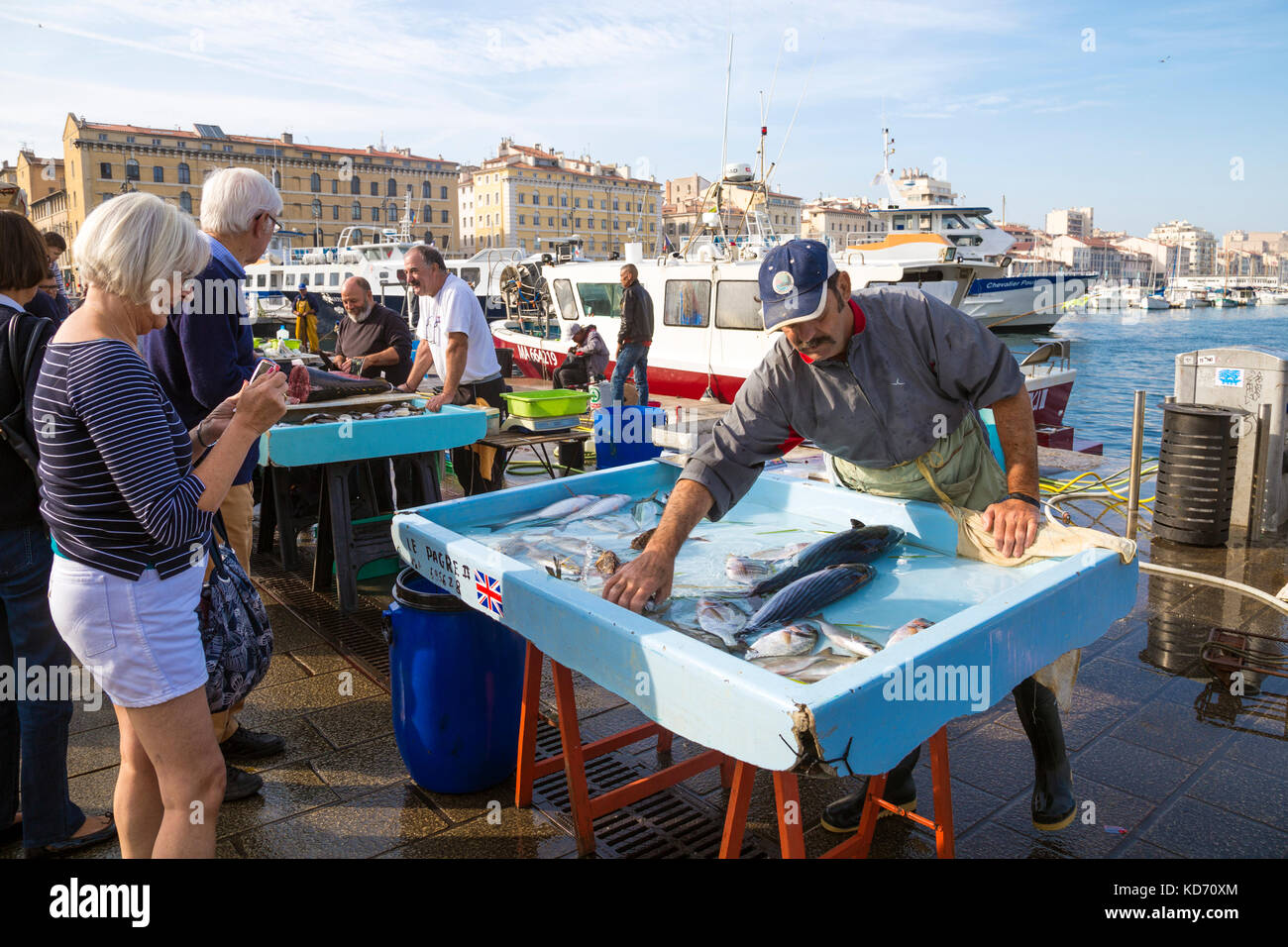 Fischmarkt am Vieux Teil (alter Hafen) in Marseille, Frankreich Stockfoto
