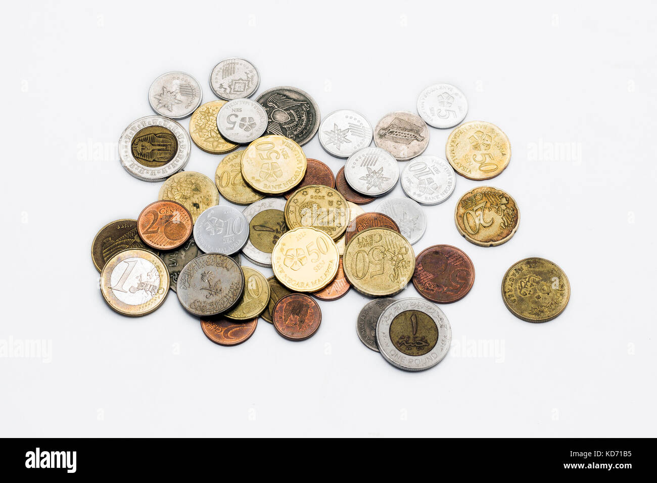 Stapel der verschiedenen Währungen aus der ganzen Welt; Ägyptisch, europäischen, Malaysia, Saudi Arabian Stockfoto