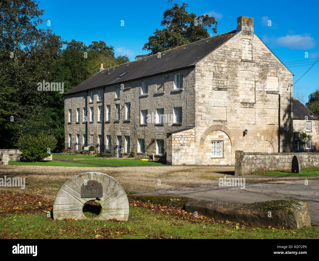 Die alte Getreidemühle jetzt Gehäuse an Bischof Monkton North Yorkshire England Stockfoto