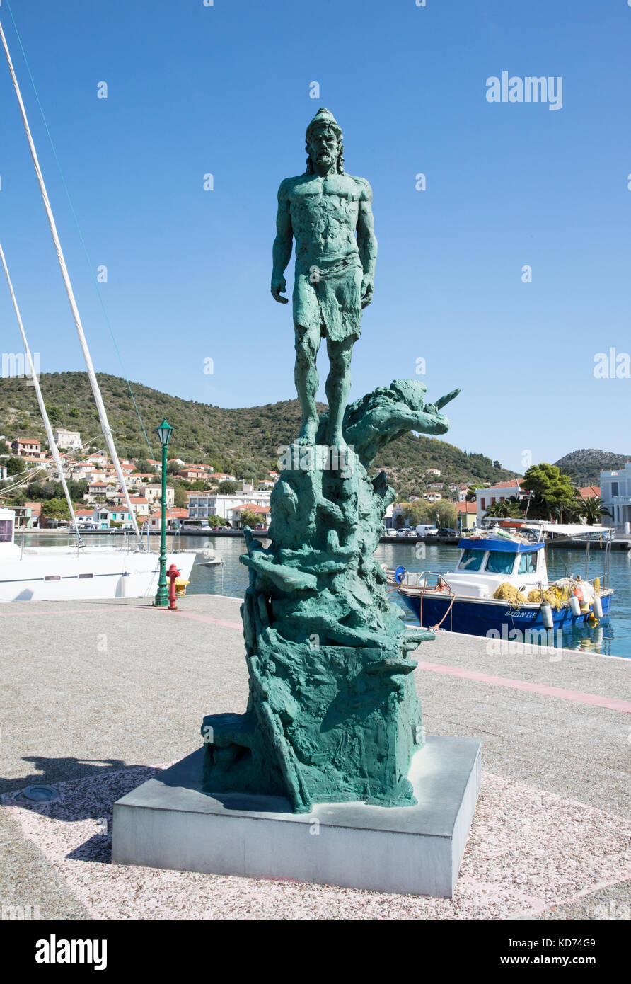 Bronzeskulptur des Odysseus am Hafen von Vathy auf Ithaca auf den griechischen ionischen Inseln Stockfoto