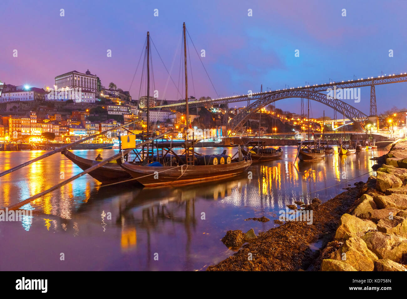 Rabelo Boote auf dem Fluss Douro, Porto, Portugal. Stockfoto