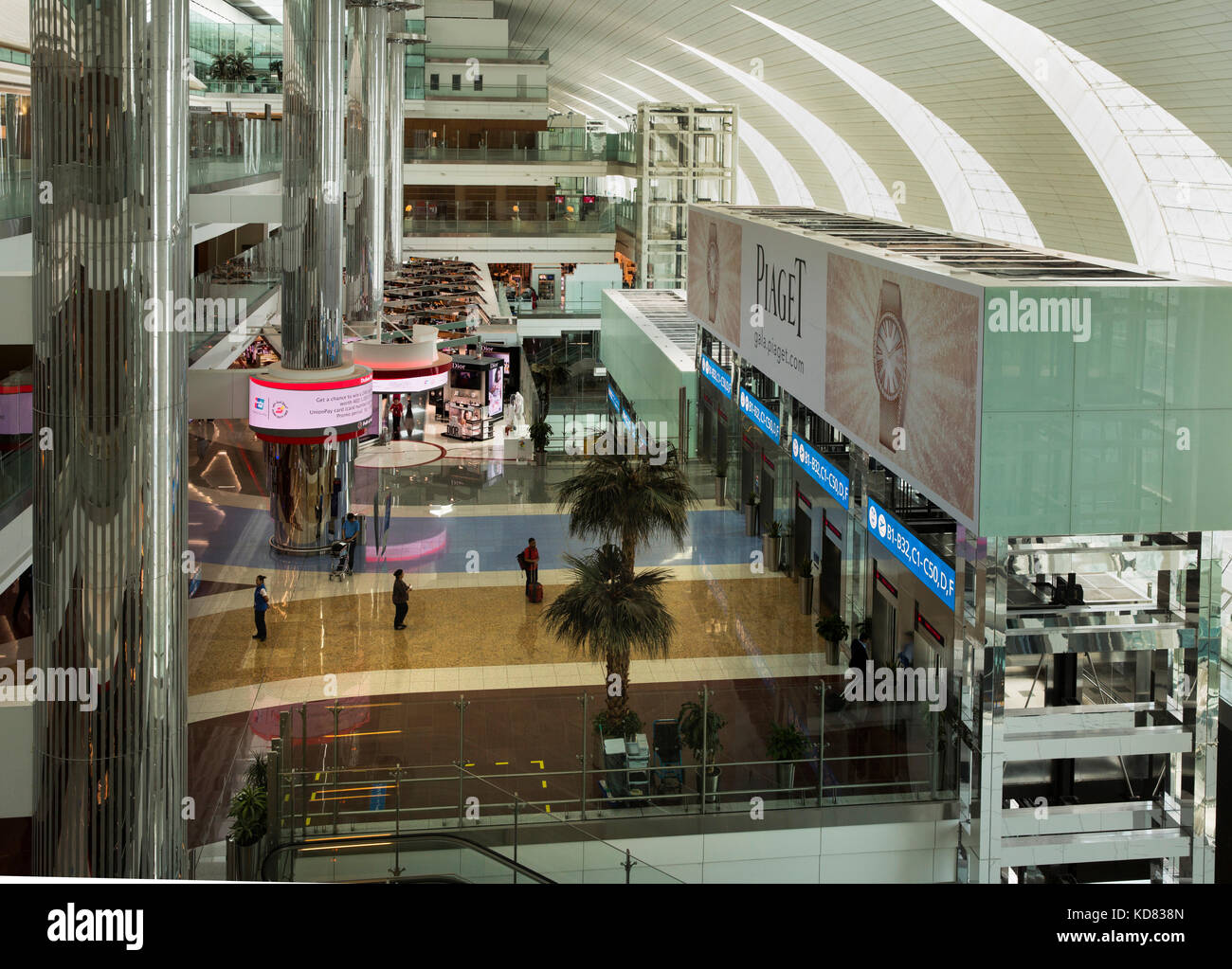 V.a.e. Dubai, Flughafen, Terminal einen Innenraum, Erhöhte Ansicht Stockfoto V.a.e. Dubai, Flughafen, Terminal einen Innenraum, Erhöhte Ansicht Stockfoto