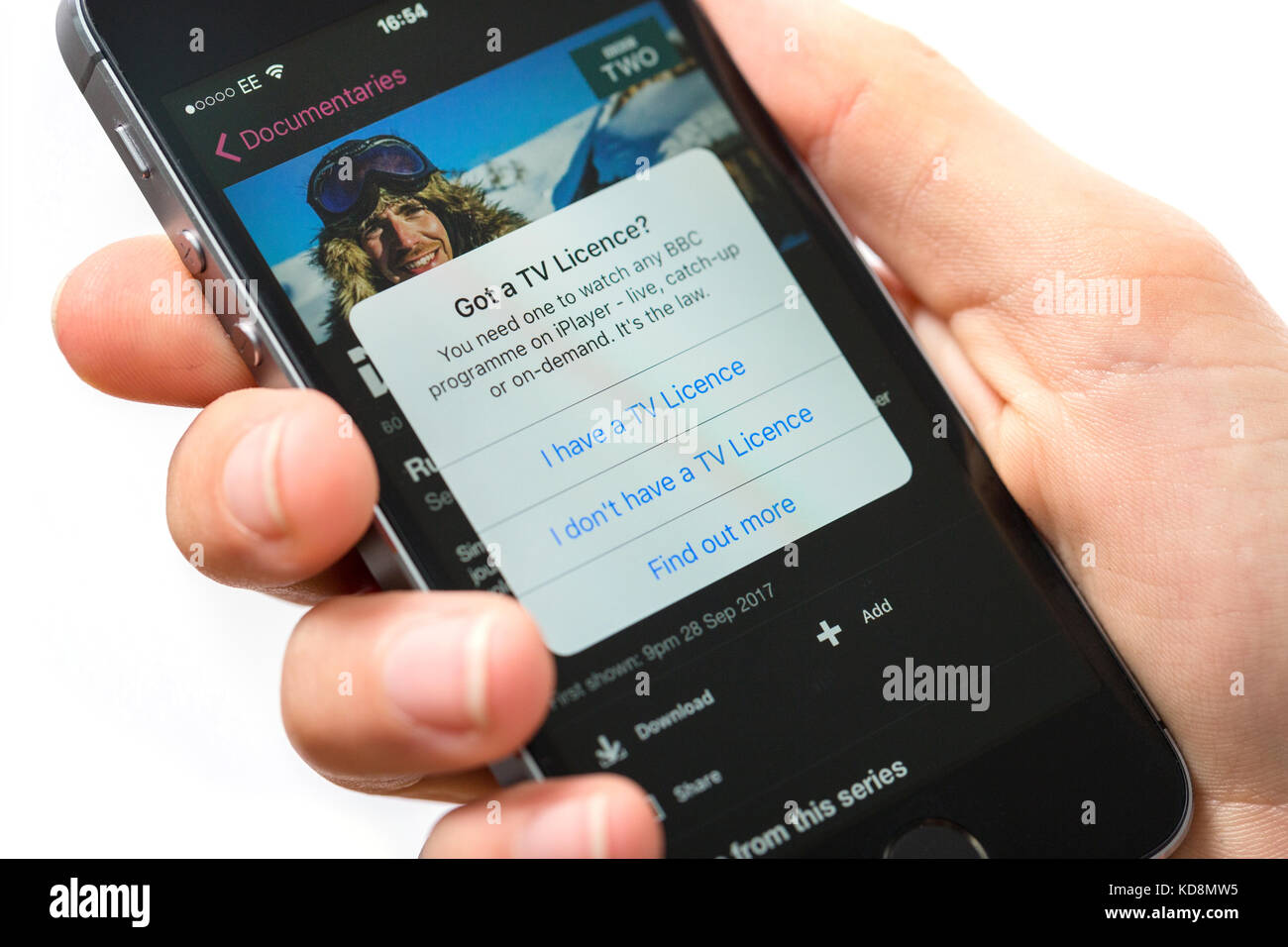 BBC iPlayer App auf einem Mobiltelefon, die eine TV-Lizenz anmelden Stockfoto