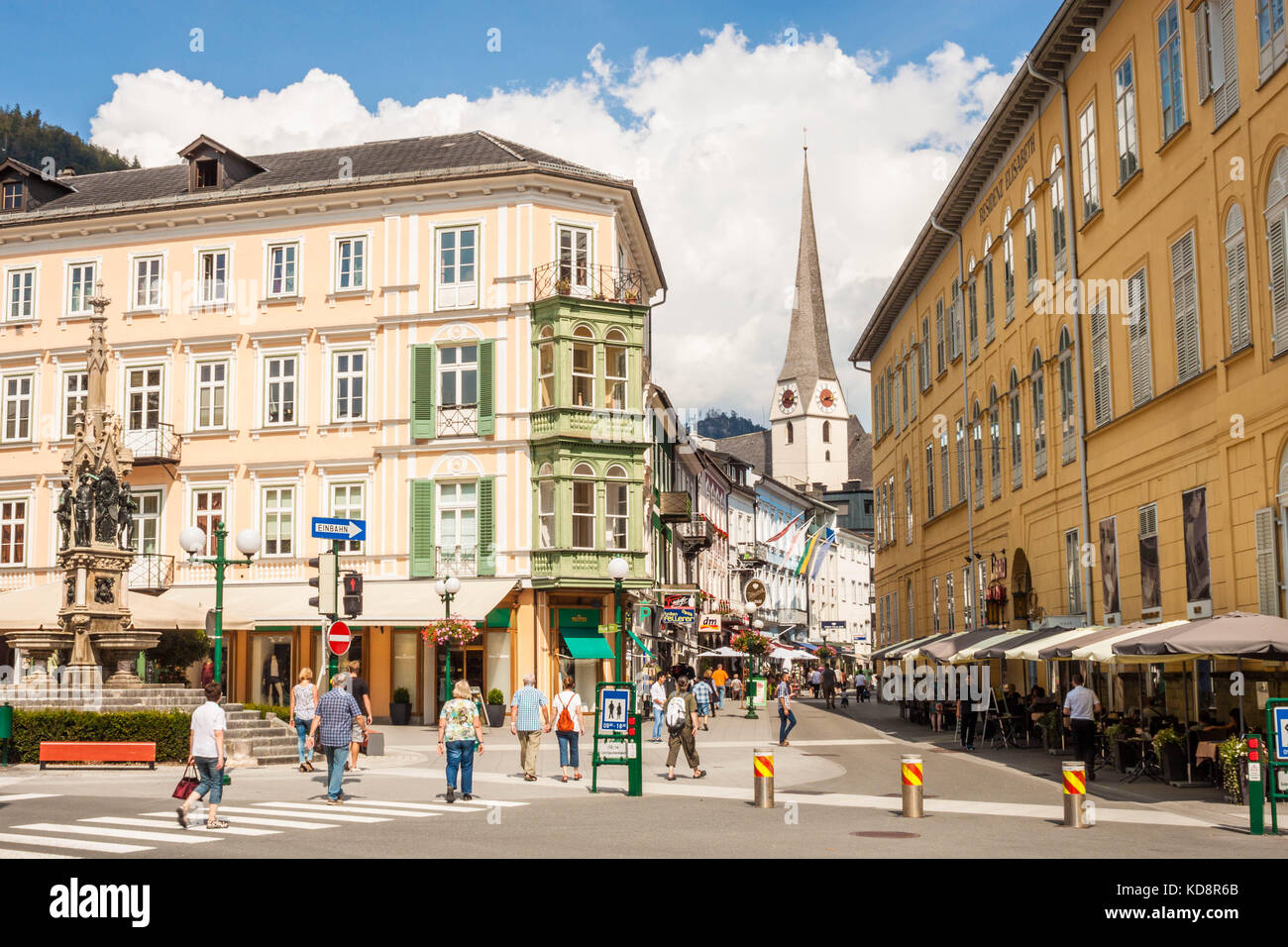 Bad Ischl, Österreich - 2 September, 2016: schroepferplatz und Kurpark, dem Zentrum der Kurort Bad Ischl, Platz für Sightseeing, Shopping und für Gäste, die entspannen Stockfoto