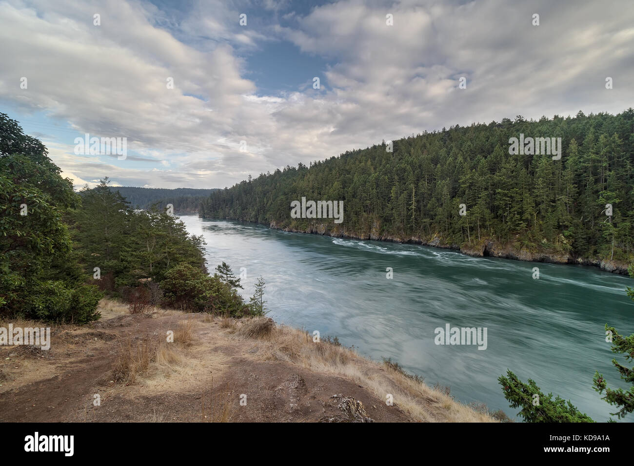 Deception Pass State Park Wanderweg und Blick auf whidbey und Strawberry Island Stockfoto