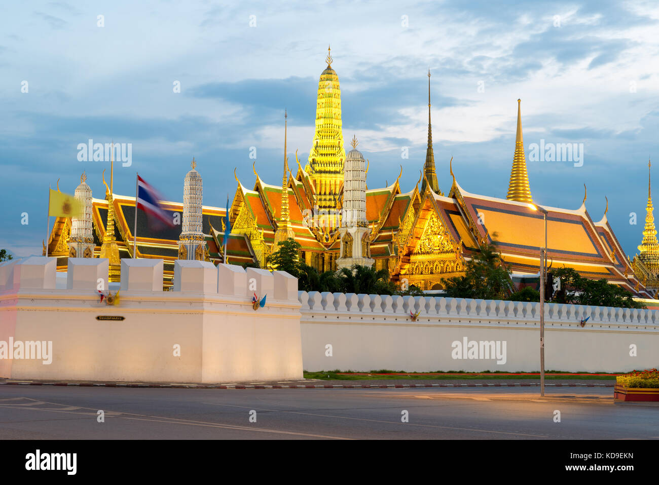 Wat Phra keaw in der Nacht in Bangkok, Thailand. Stockfoto