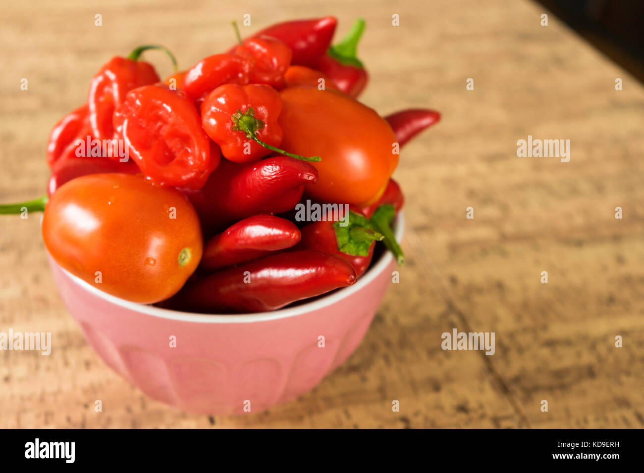 Paprika (tatashe) und scotch bonnet Pepper (ata rodo) in der nigerianischen Tomate Eintopf verwendet Stockfoto