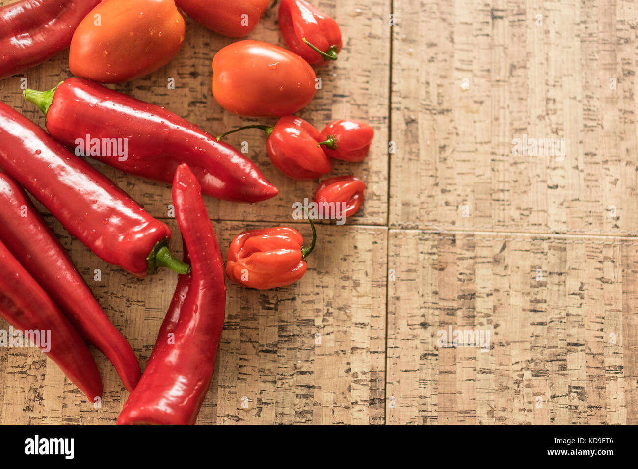 Paprika (tatashe) und scotch bonnet Pepper (ata rodo) in der nigerianischen Tomate Eintopf verwendet Stockfoto