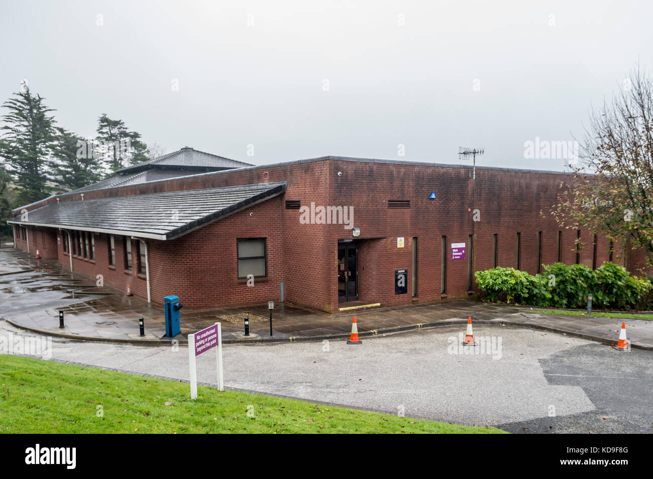 Die Außenseite des Bodmin Magistratsgerichts Stockfoto