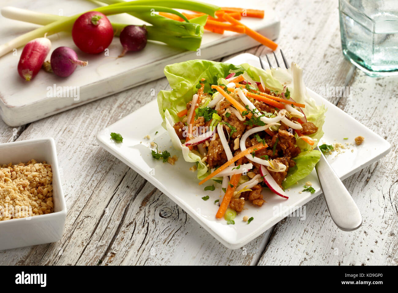 Honig Erdnuss Chicken Salat cups Stockfoto