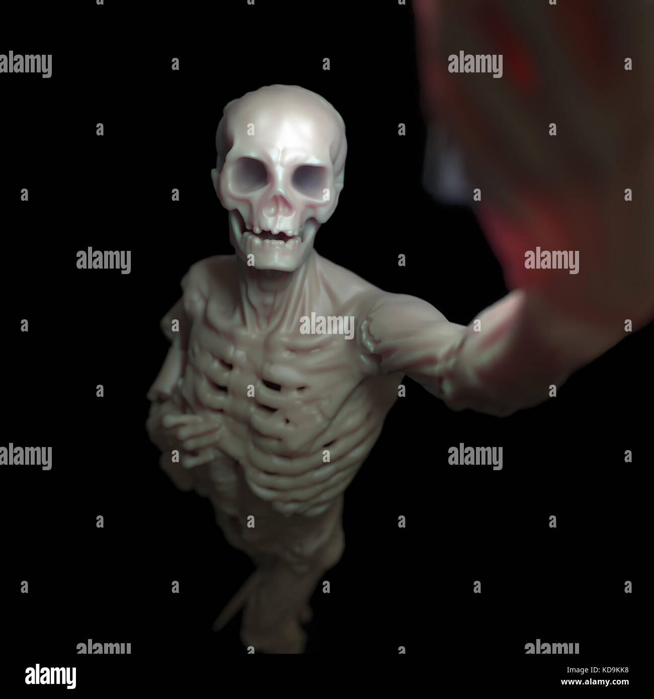 Skelett macht selfie im Dunkeln Stockfoto