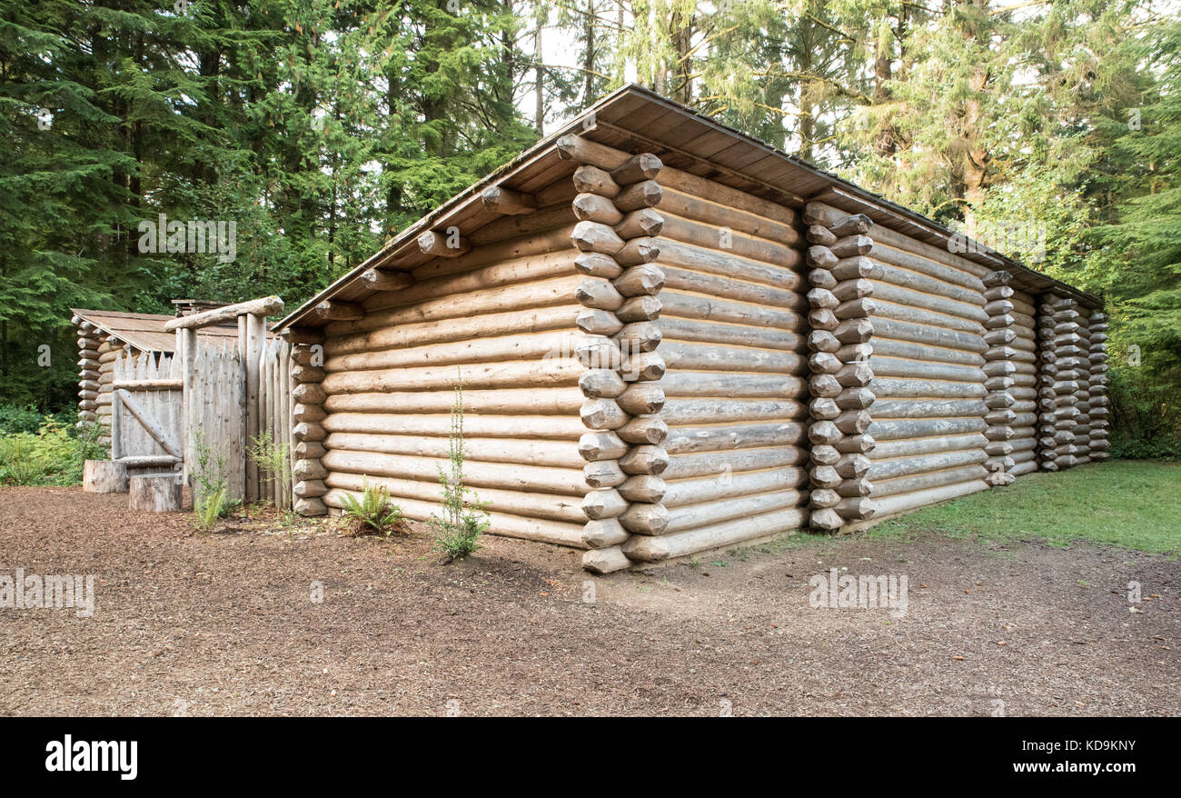 Fort Clatsop Aussen - von Dezember 1805 bis März 1806, die Korps der Entdeckung gebaut und besetzten Fort Clatsop, wo sie Regen, Wind, Kälte ausgehalten. Stockfoto