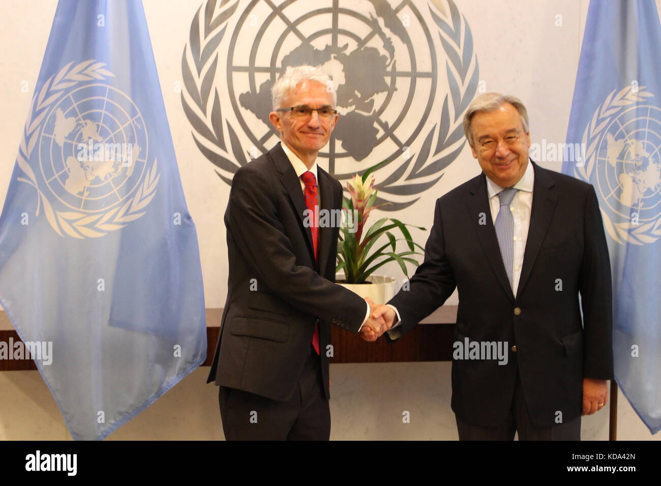 Uno, New York, USA. 12 Okt, 2017. un-sec-gen Antonio Guterres in drei hochrangigen UN-Beamten: Terrorismusbekämpfung, humanitäre Angelegenheiten, Abrüstung. Foto: Matthew Russell Lee/Innere Stadt drücken Sie schwor Stockfoto