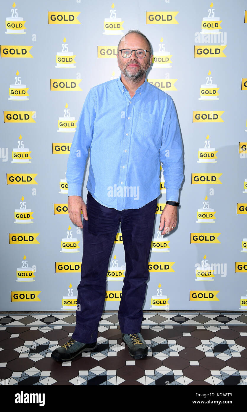 Robert Llewellyn nimmt an der 25. Geburtstagsparty von Gold und der Einführung des UKTV Original Murder im Blackpool Express in der Wardour St, 100, London, Teil. Stockfoto