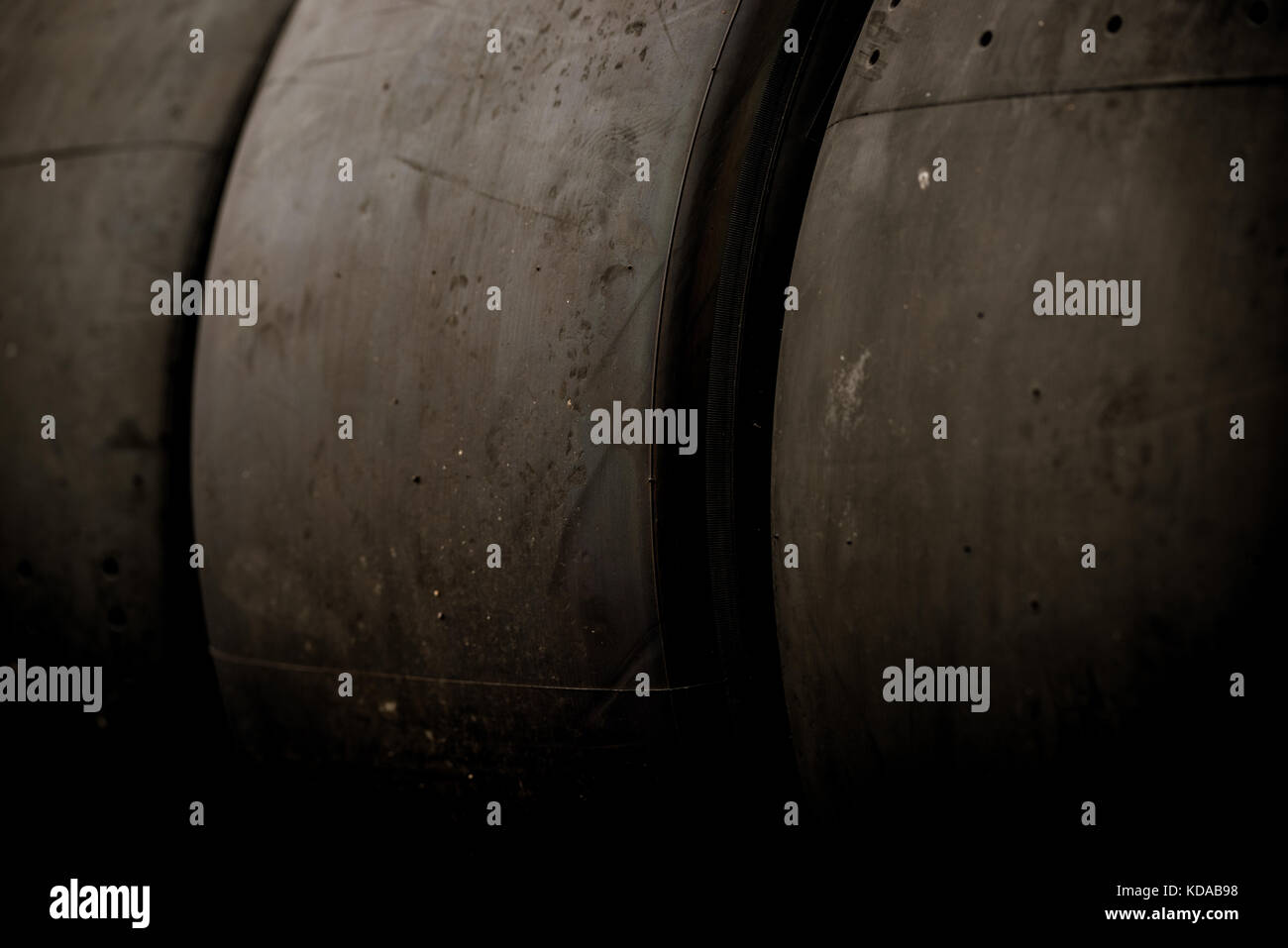 Schwarze reifen Zeile racing closeup, Seitenansicht selektiven Fokus Stockfoto