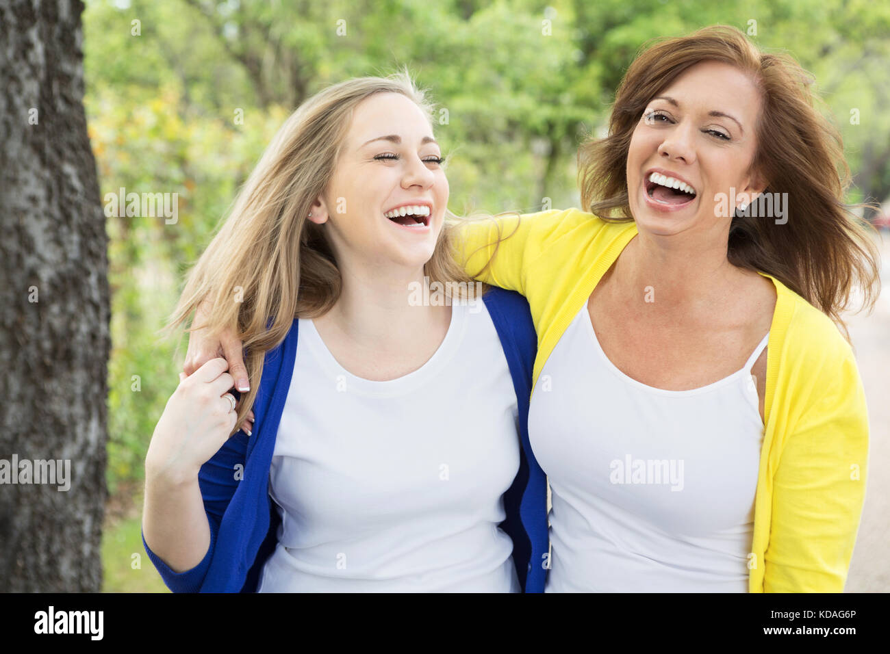 Mutter und erwachsene Tochter. Stockfoto