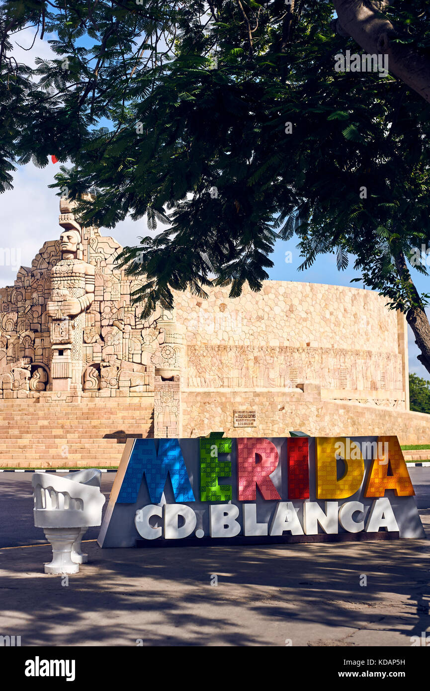 Denkmal für das Vaterland in Paseo de Montejo, Merida, Mexiko, geformt von Romulo Rozo, kolumbianische Künstler verstaatlicht Mexikanische am Ende seines Lebens. Stockfoto