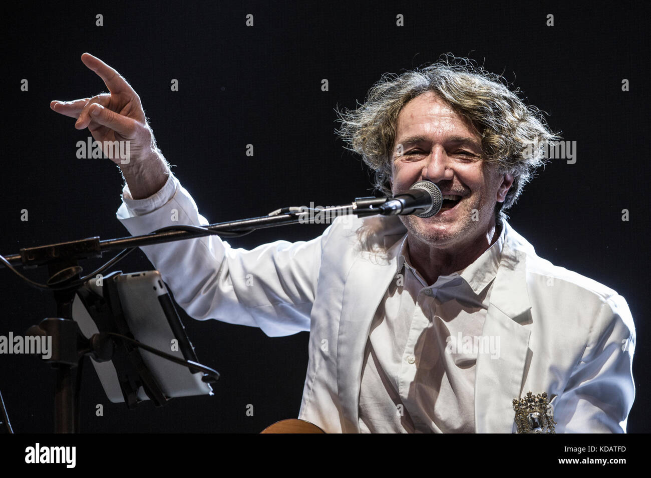 Roma, Italien - 21 May 2017 - - Porta Di Roma Mall in Roma - Goran Bregovic führt seine ethnischen live Musik in Porta Di Roma Mall vor den Augen seiner Fans Stockfoto