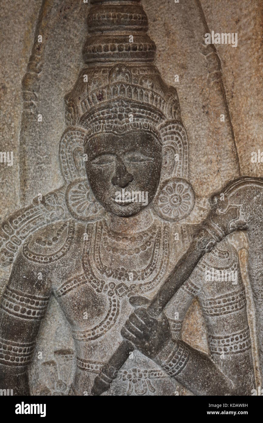 Indische Gotthit an einer Tempelwand in sri lanka - Hinduismus - Indische Gottheit an einer Tempelmauer in Sri Lanka - Hinduismus - Stockfoto