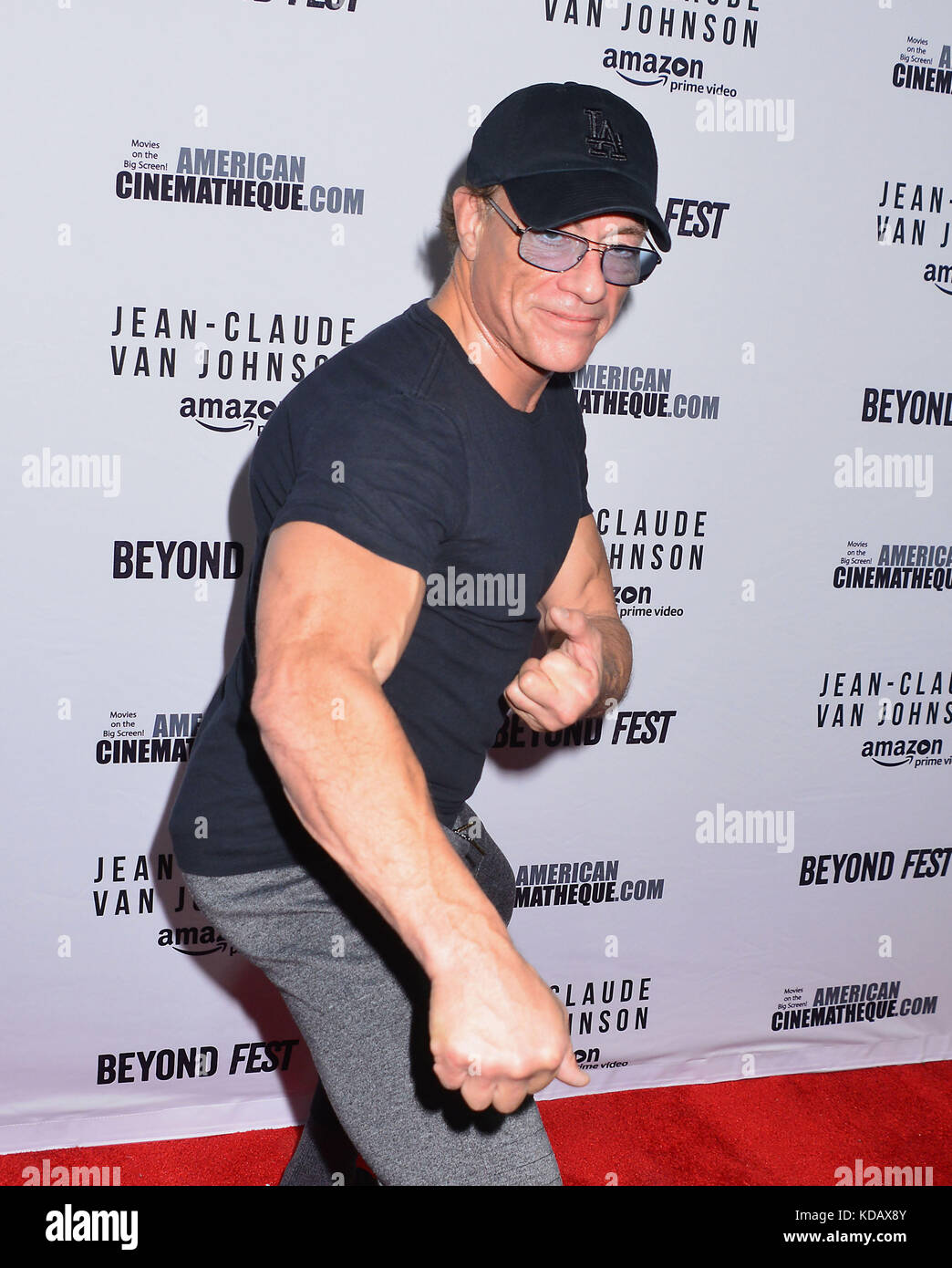 Jean Claude Van Damme 026 Ankunft am Jean Claude Van Johnson, eine amazon Movie Premiere auf der Egyptian Theatre in Los Angeles. Oktober 9, 2017. Stockfoto