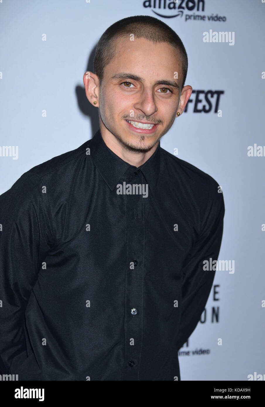 Moises Arias 040 Ankunft am Jean Claude Van Johnson, eine amazon Movie Premiere auf der Egyptian Theatre in Los Angeles. Oktober 9, 2017. Stockfoto