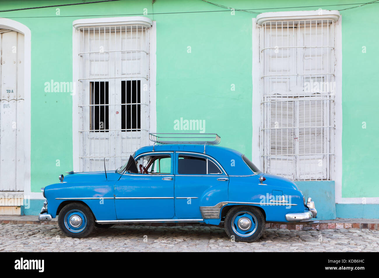 Oldtimer in die Altstadt von Havanna, Havanna Vieja, Kuba. Stockfoto