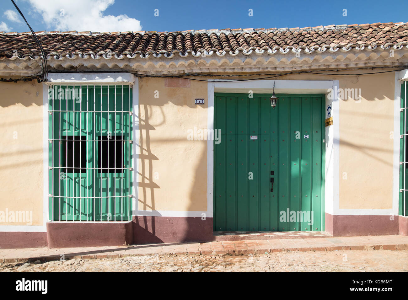 Schönen kolonialen Architektur entlang der gepflasterten Straßen von Trinidad, Kuba. Stockfoto