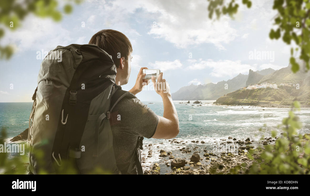 Backpacker ein Foto mit einem Smartphone Stockfoto