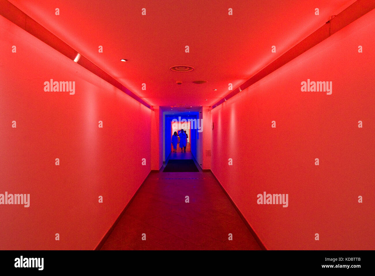 Chromotherapie, Pré-Saint-Didier Spa, Aostatal, Italien Stockfoto