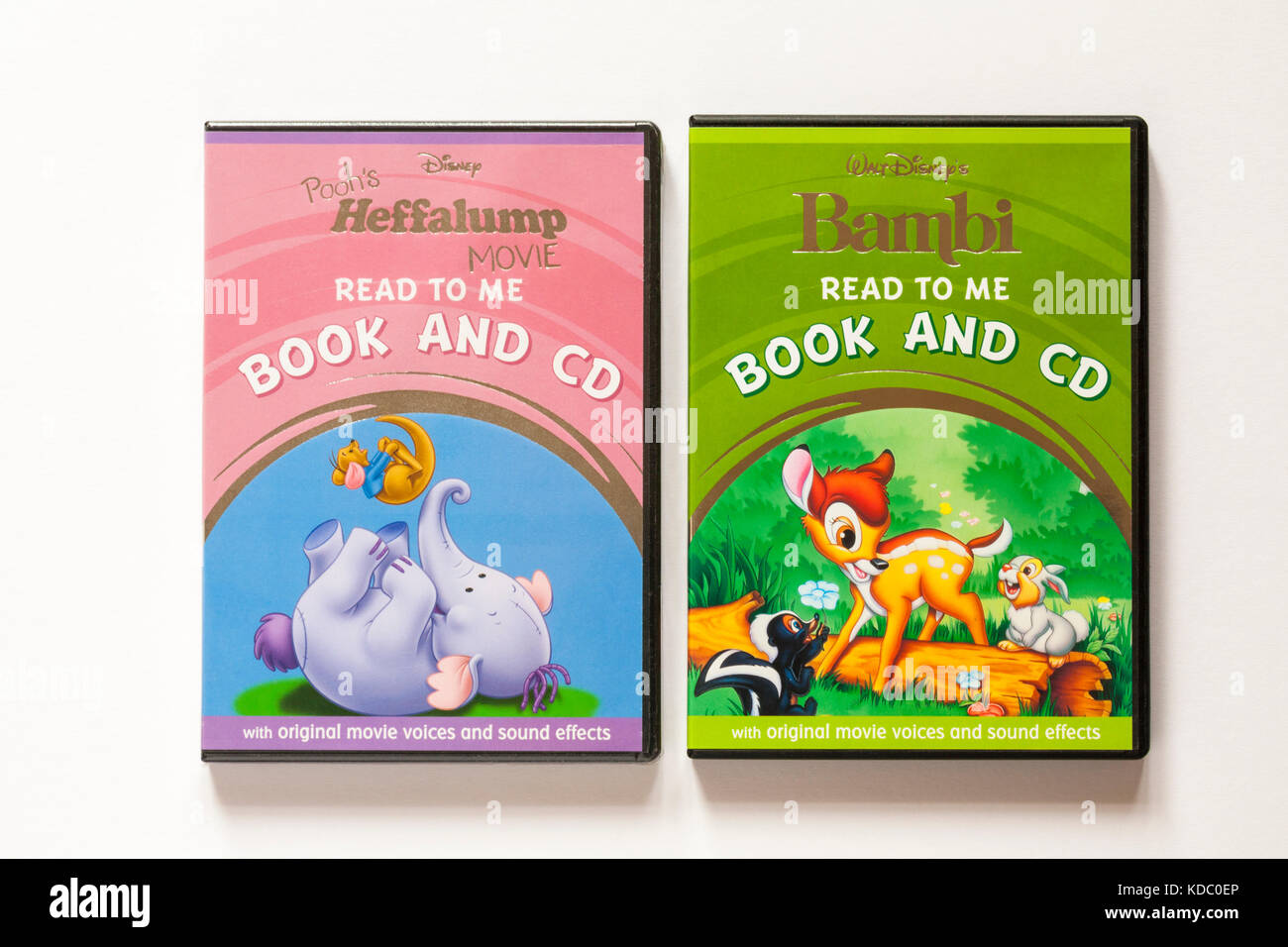 Disney Pooh's Heffalump movie Lesen mir Buch und CD und Walt Disney's Bambi Lesen mir Buch und CD isoliert auf weißem Hintergrund Stockfoto