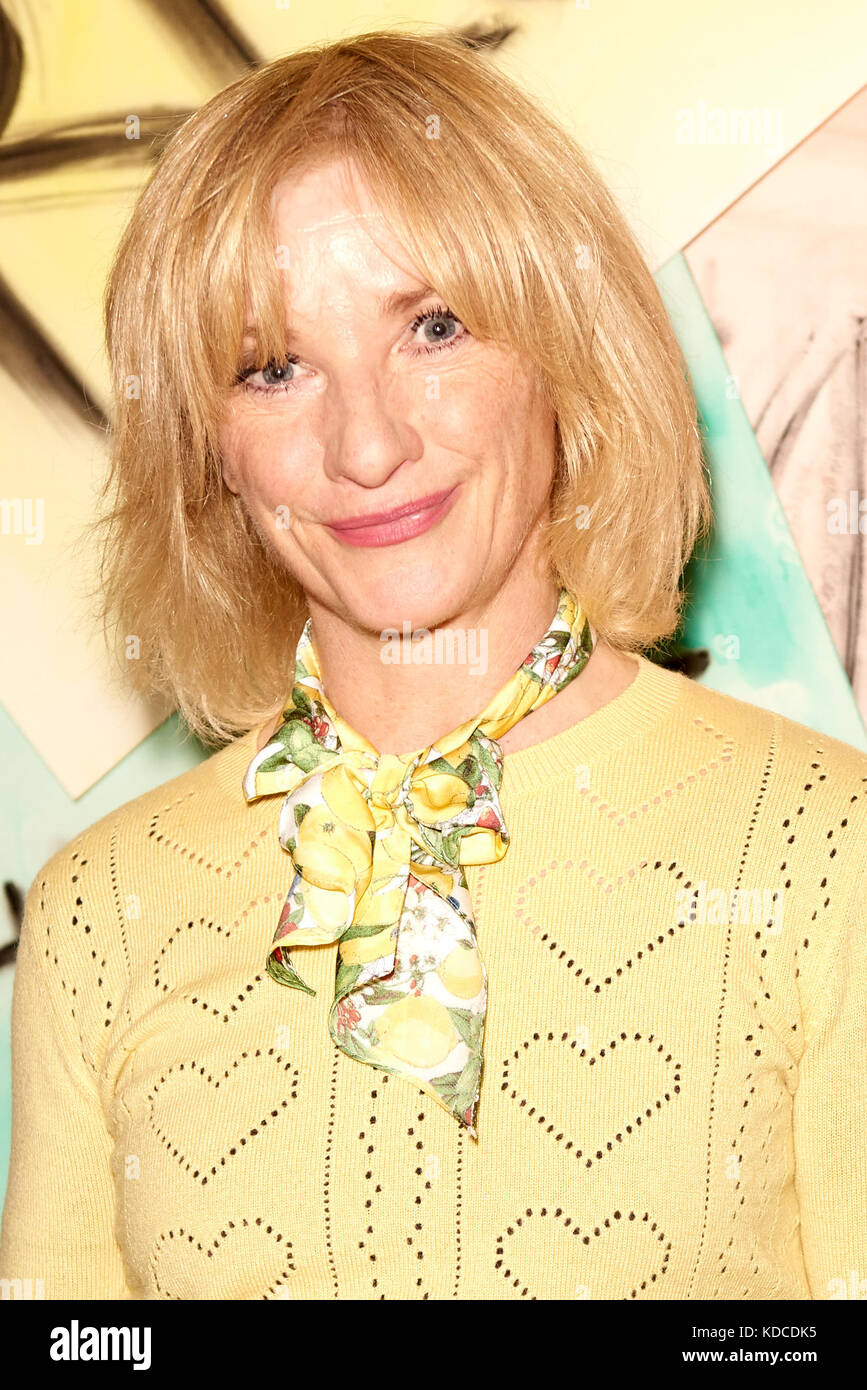 Debbie Harry macht Ihr UK catwallk Debüt als Londoner Designer Vin & Omi Debüt ihre Sammlung vor allem auf Textilien aus Meer und Fluss Abfall Kunststoff, vor lfw Mit: Jane Horrocks Wo: London, Vereinigtes Königreich, wenn: 11 Sep 2017 Credit: Alan West/WENN.com Stockfoto
