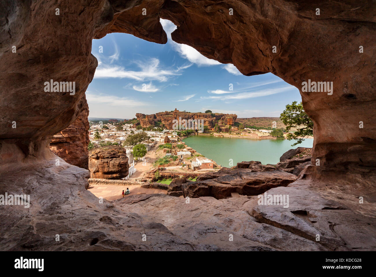 Badami, früher bekannt als Vatapi, ist eine Stadt mit Sitz einer Taluk, Es ist berühmt für seine Felsen strukturelle Tempel. Stockfoto