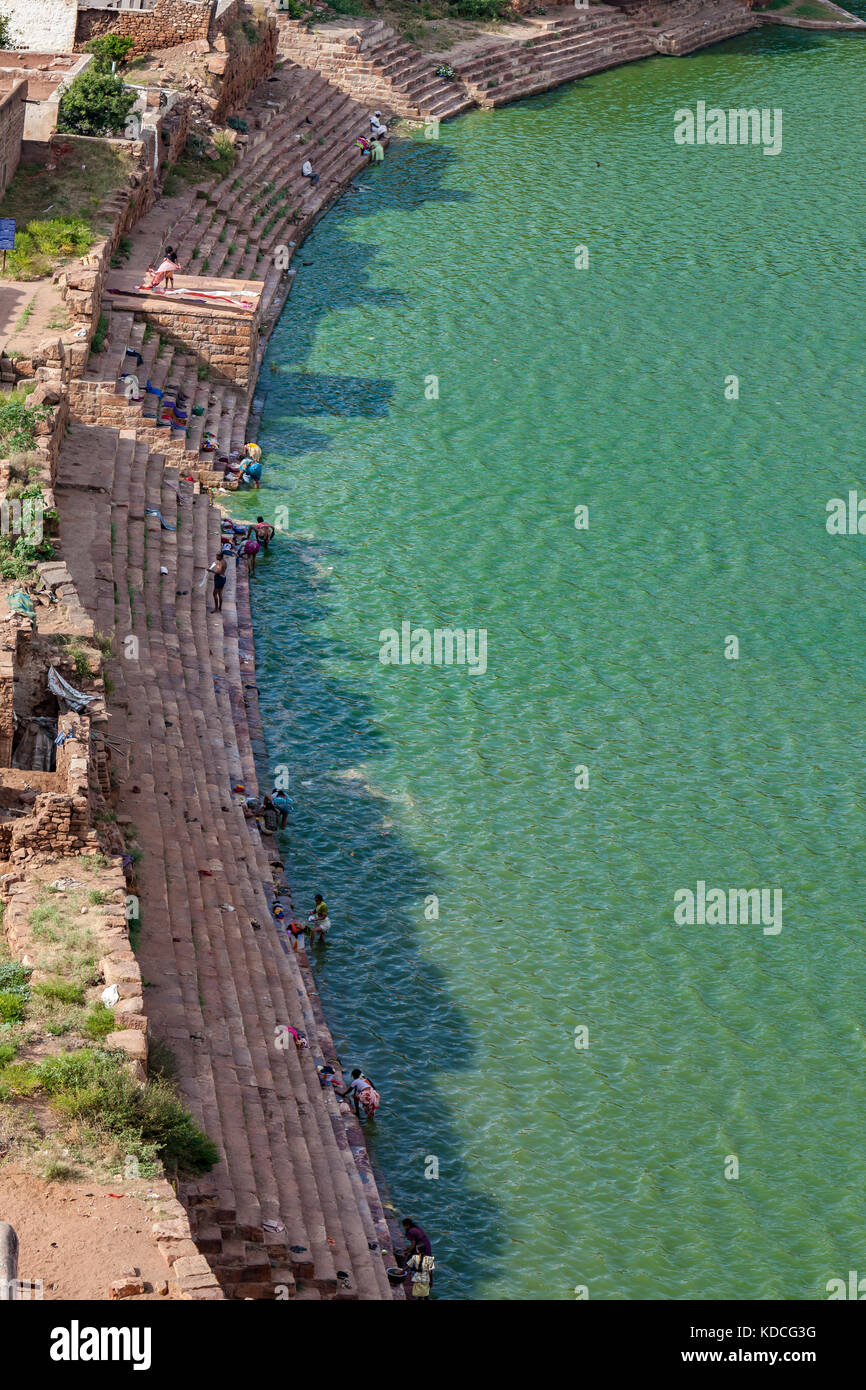 Badami, früher bekannt als vatapi, ist eine Stadt mit Sitz einer Taluk, es ist berühmt für seine Felsen strukturelle Tempel. Stockfoto