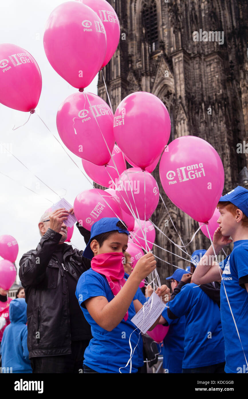 Europa, Deutschland, Köln, am Internationalen Tag der Mädchen (11. Oktober) die unabhängige Entwicklung und humanitäre Organisation Plan Inter Stockfoto