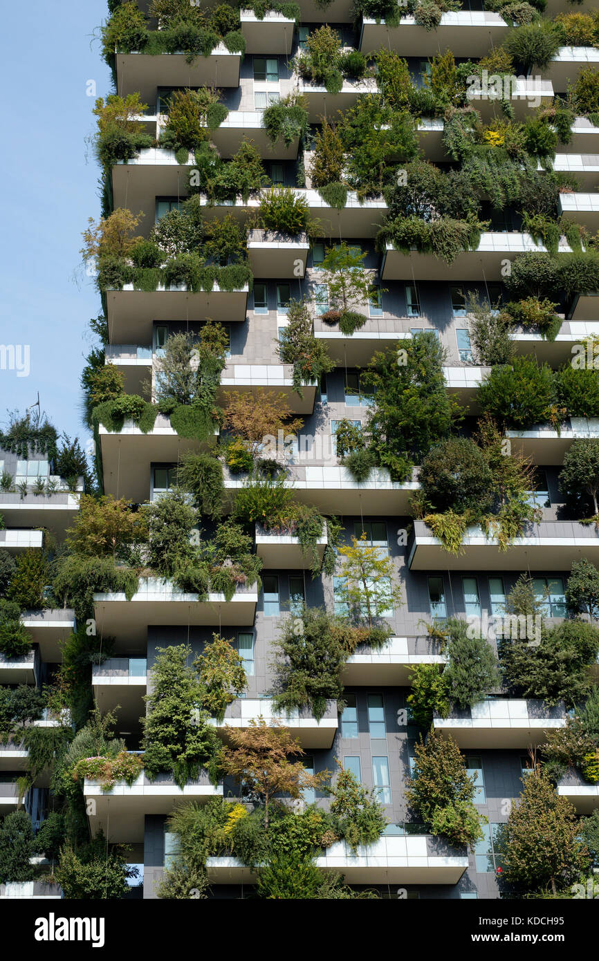 Italien, Lombardei, Mailand, Porto Nuova. Die Bosco Verticale (vertikale Wald) Wohngebiet Türmen. Stockfoto