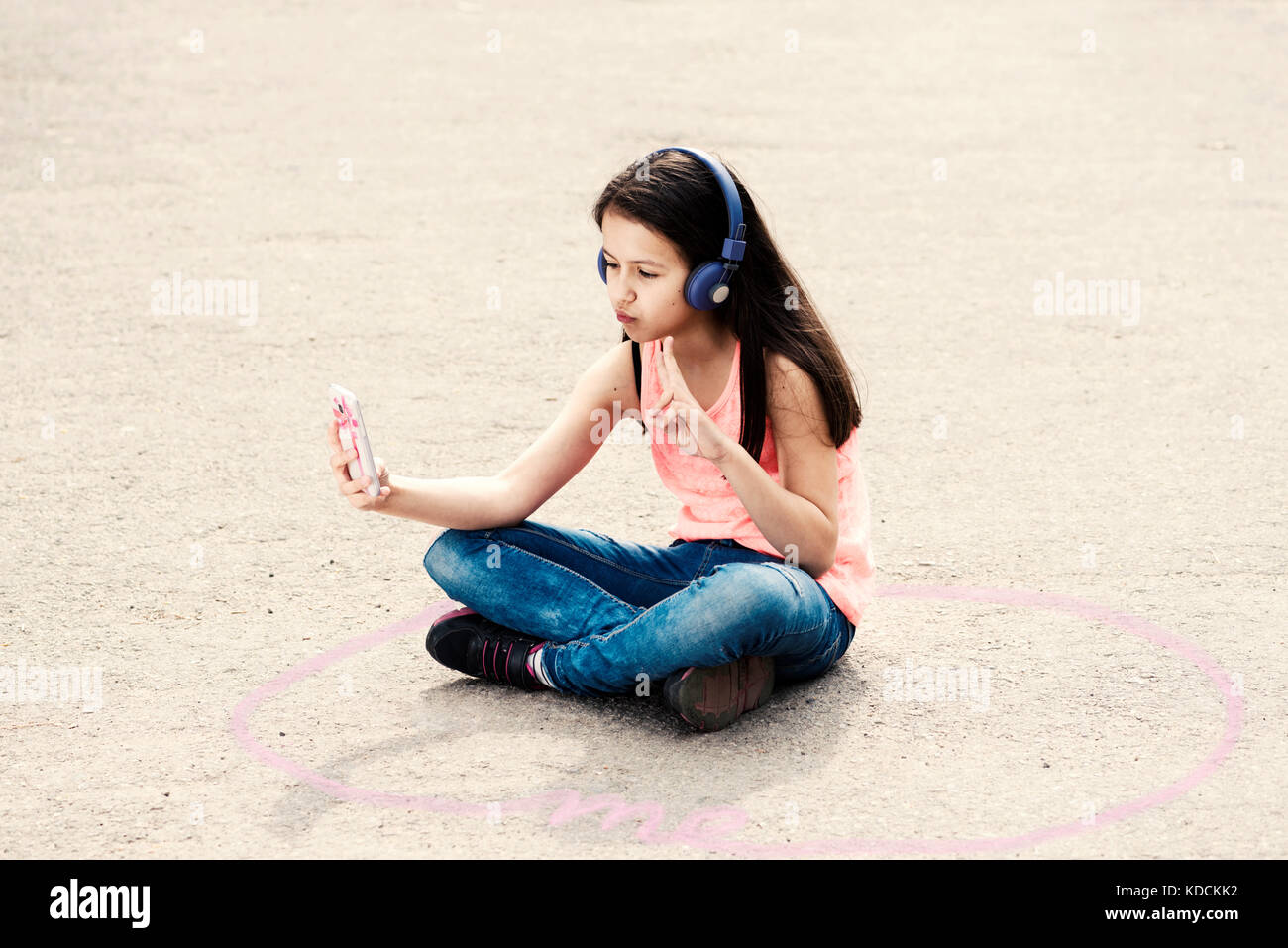 Jugendliche Mädchen selfy Phone Technology unterzeichnen Stockfoto