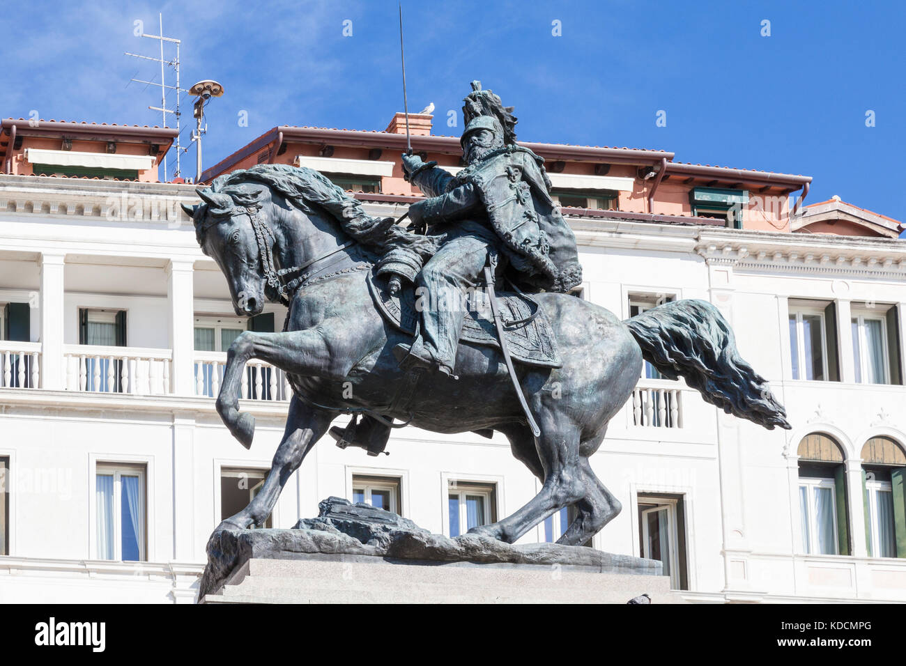 Bronze EQUESTRIAN staue von Victor Emmanuel II. am Riva degli Schiavoni, Castello, Venedig, Venetien, Italien Stockfoto