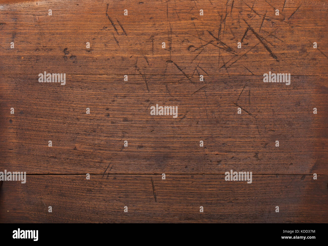 Ein altes Holz Hintergrund zeigen Kratzer und Schnitte von Verschleiß Stockfoto