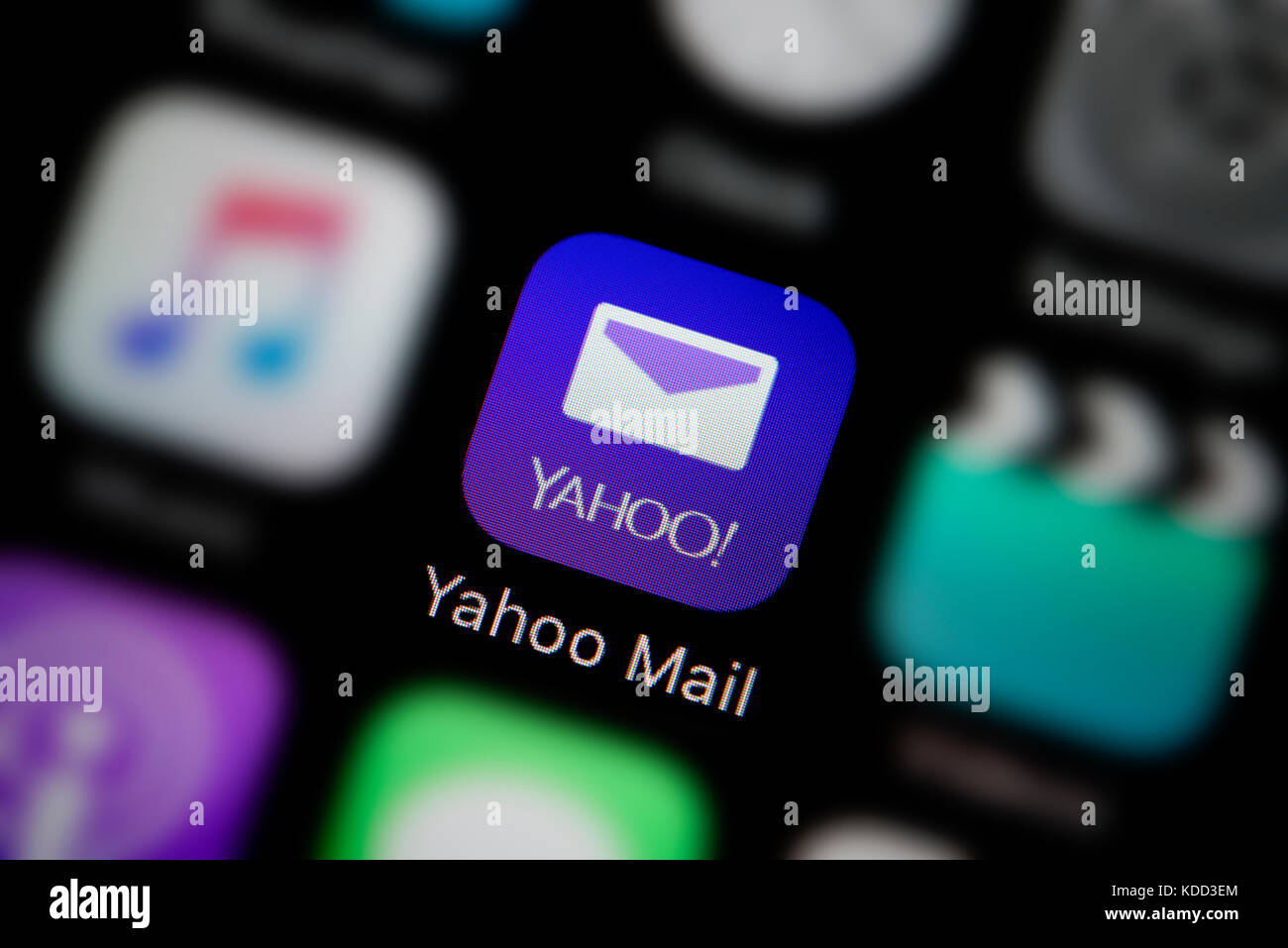 Eine Nahaufnahme der Logo für die Yahoo Mail App Symbol, wie auf dem Bildschirm eines Smartphones (nur redaktionelle Nutzung) Stockfoto
