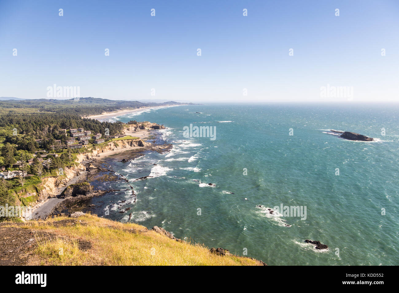 Atemberaubende Aussicht auf die Pazifikküste zwischen Newport und Lincoln in Oregon im Nordwesten der USA, von einem Standpunkt aus die 101 Highway, der f Stockfoto