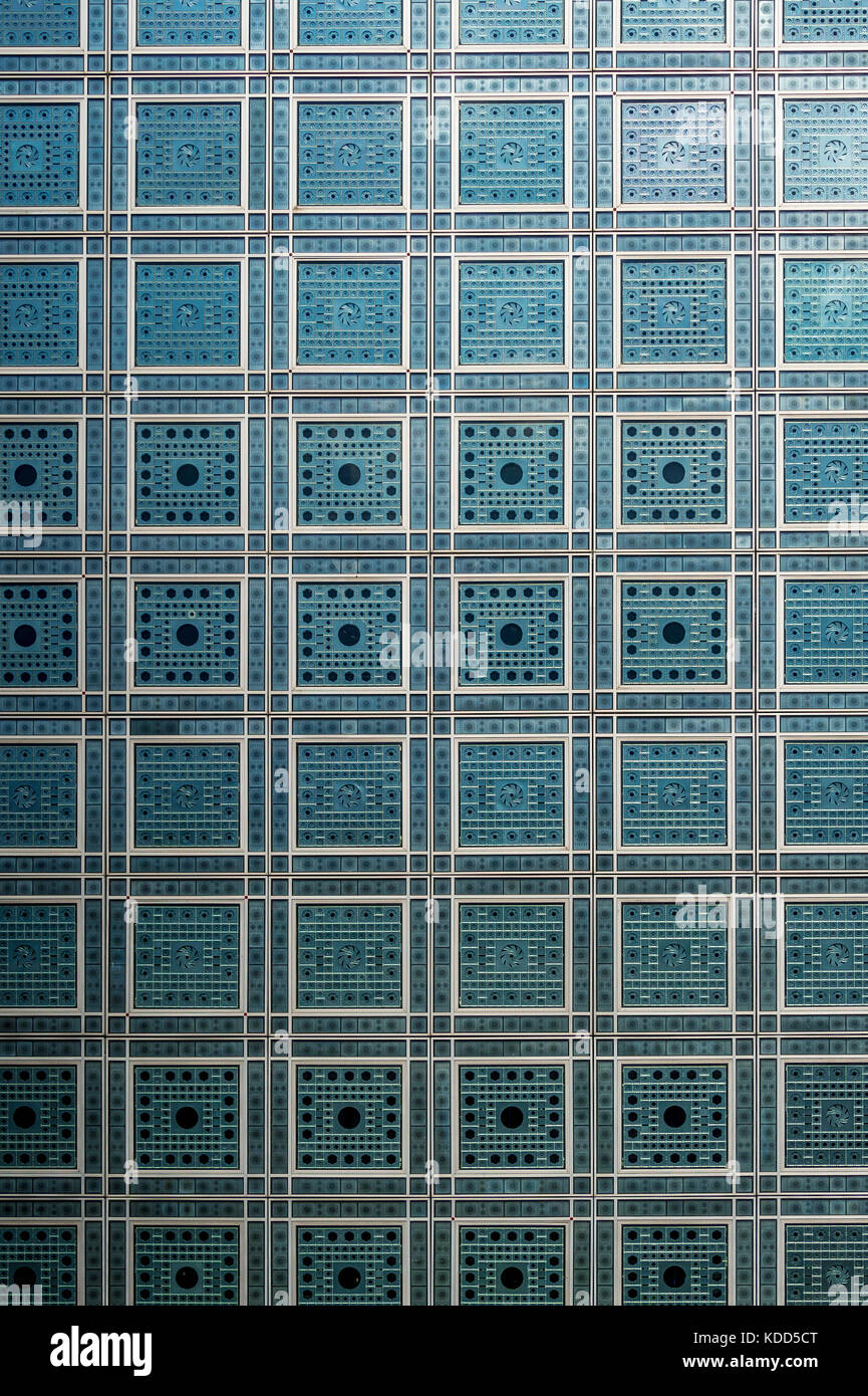 Die Fassade des Institut du monde arabe in Paris, Frankreich Stockfoto Die Fassade des Institut du monde arabe in Paris, Frankreich Stockfoto