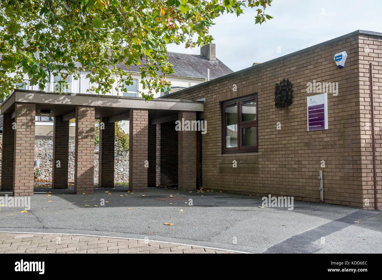 Die Außenseite des Newton Abt Magistrate' Court Stockfoto