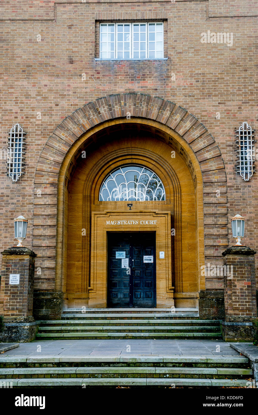 Die Außenseite des Yeovil Magistrates' Court Stockfoto