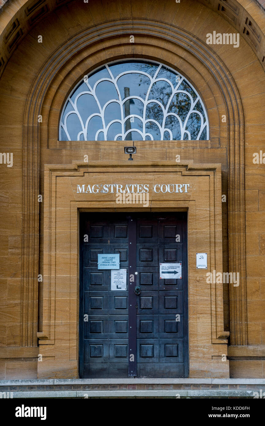 Die Außenseite des Yeovil Magistrates' Court Stockfoto