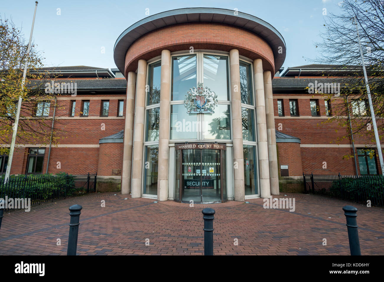 Außerhalb des Mansfield Magistrates' Court Stockfoto