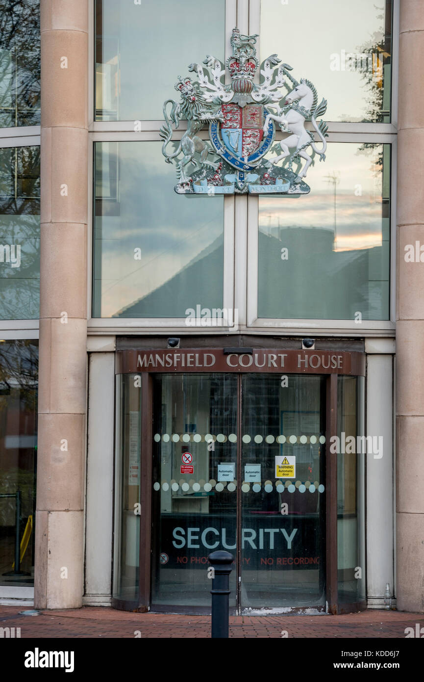 Außerhalb des Mansfield Magistrates' Court Stockfoto